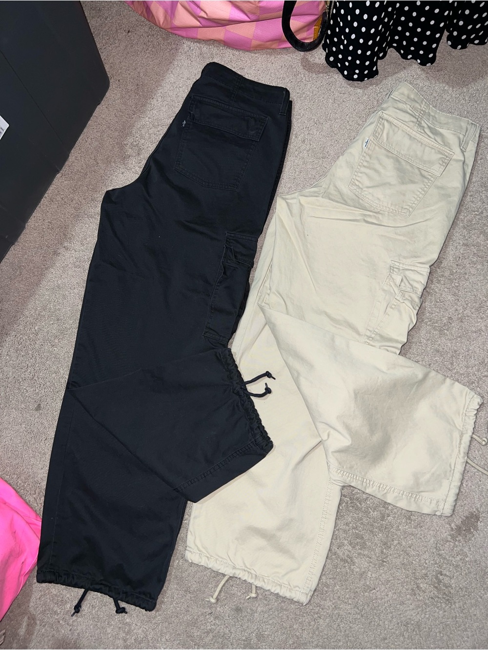 Levi’s Woman’s 94 Baggy Cargo Pants Bundle - Picture 4 of 16